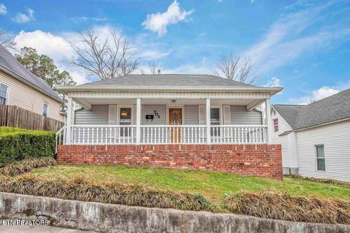 703 W 2nd Ave, Lenoir City, TN, 37771-2206 | Card Image
