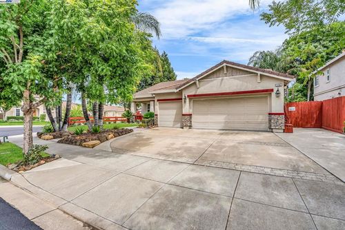 1154 Juniper St, Brentwood, CA, 94513-7010 | Card Image