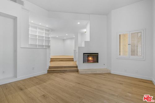unit-32-18730 Hatteras St, Tarzana, CA, 91356-1475 | Card Image