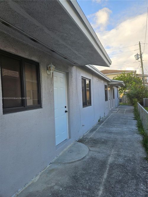 1-2245 Freedom St, Hollywood, FL, 33020-1429 | Card Image