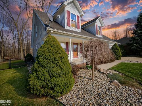 54690 Beacon Cove Cir, New Baltimore, MI, 48047-6311 | Card Image
