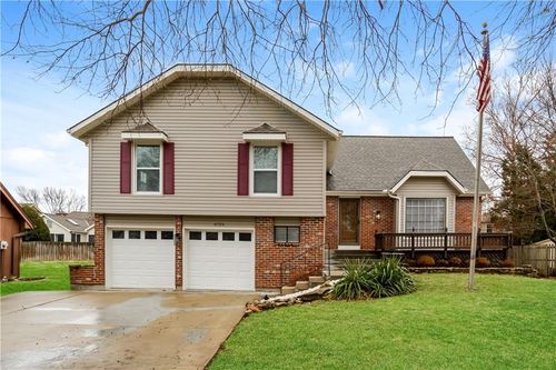 6723 Hauser Dr, Shawnee, KS, 66216-2424 | Card Image