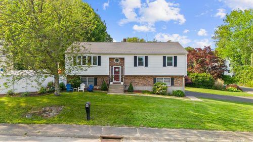 8 Hidden Pond Dr, Waterbury, CT, 06704-1245 | Card Image