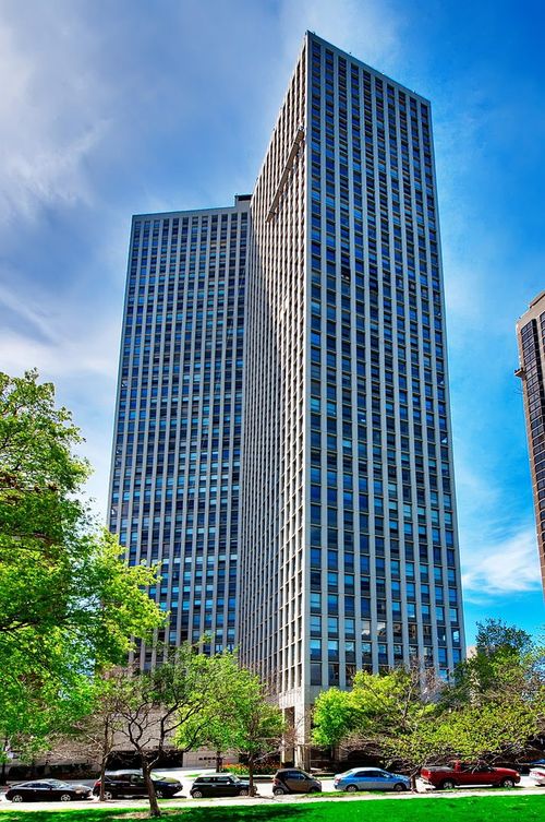 2911-2626 N Lakeview Ave, Chicago, IL, 60614-1826 | Card Image