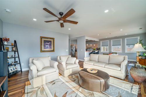 apt-e-475 S Church St, Hendersonville, NC, 28792-5265 | Card Image