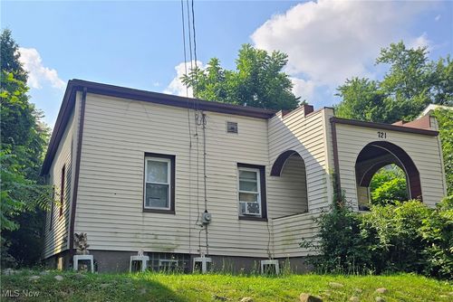 721 Eastland Ave, Akron, OH, 44305-1809 | Card Image