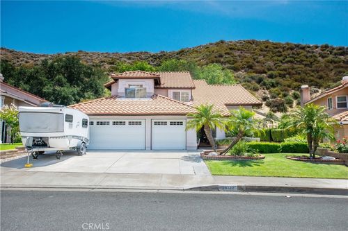 28722 Darrow Ave, Santa Clarita, CA, 91390-1273 | Card Image