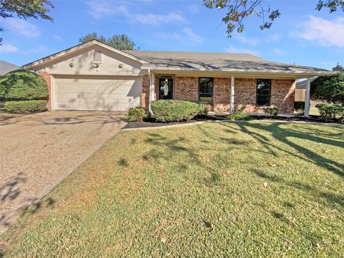 1209 Stonelake Dr, Cleburne, TX, 76033-6532 | Card Image