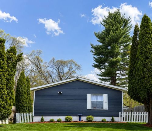 421 Fulton St, Buchanan, MI, 49107-1426 | Card Image