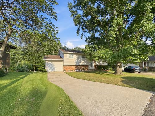2000 W Westway, COLUMBIA, MO, 65203 | Card Image