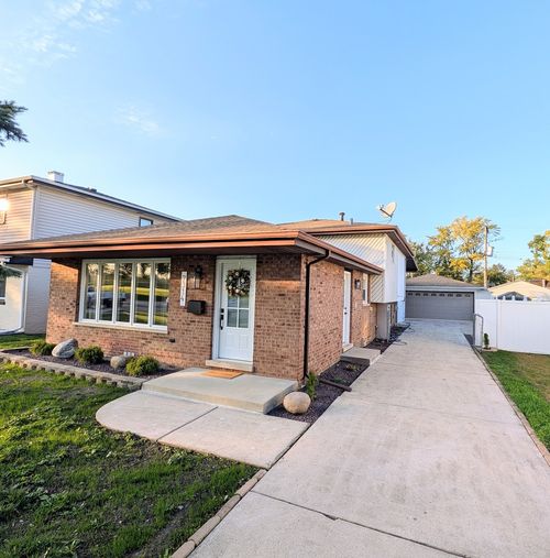 7314 W 115th St, Worth, IL, 60482-1735 | Card Image