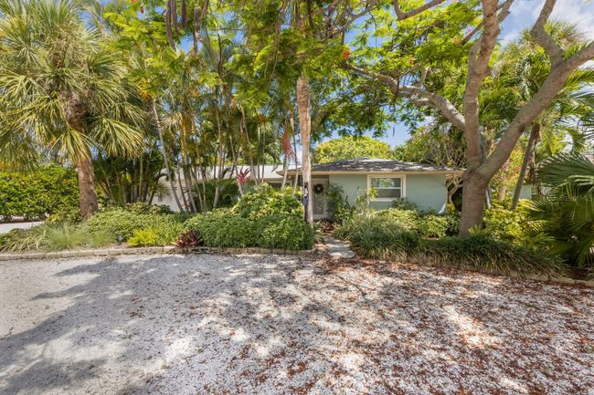 506 69 Th St, House other with 3 bedrooms, 2 bathrooms and null parking in HOLMES BEACH FL | Image 5