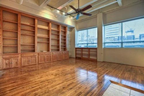 unit-315-705 Main St, Houston, TX, 77002-3306 | Card Image