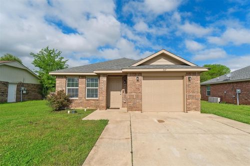 717 Geronimo Ln, Pauls Valley, OK, 73075-6448 | Card Image