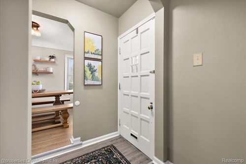 21553 Bournemouth St, Harper Woods, MI, 48225-2328 | Card Image