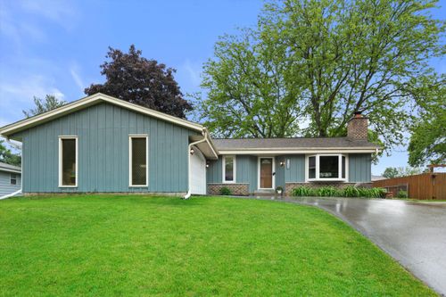 1139 Rainbow Ct, Mukwonago, WI, 53149-1057 | Card Image