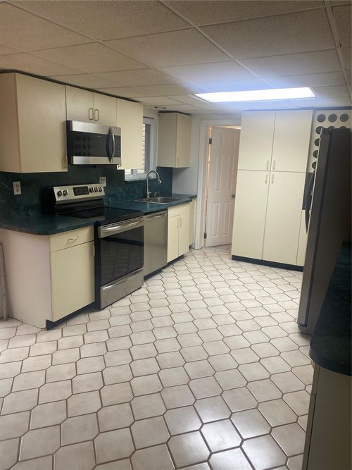 36 Dekalb Ave, Brentwood, NY, 11717-1619 | Card Image