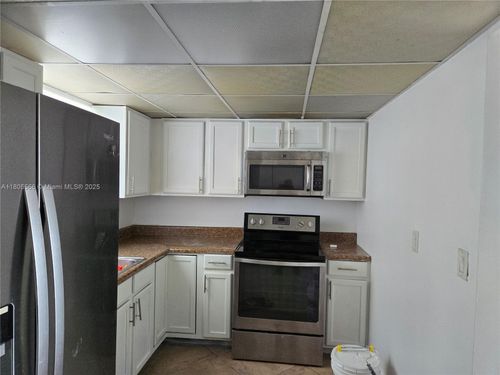 apt-l433-9375 Fontainebleau Blvd, Miami, FL, 33172-4619 | Card Image