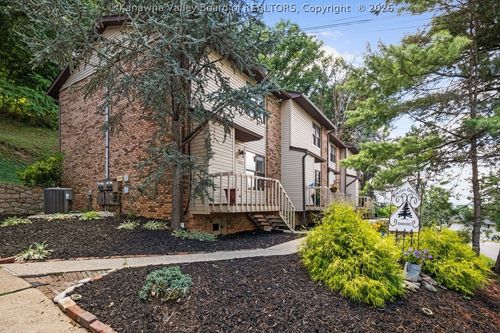 1822 Mountain Dr, South Charleston, WV, 25303-2339 | Card Image