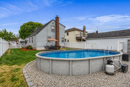 7942 264th St, Glen Oaks, NY, 11004-1310 | Card Image