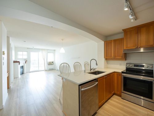 208-1420 Parkway Blvd, Coquitlam, BC, V3E3J6 | Card Image