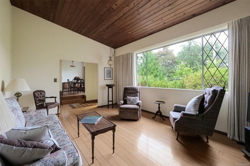 3938 Shorncliffe Rd, Victoria, BC, V8P2T6 | Card Image