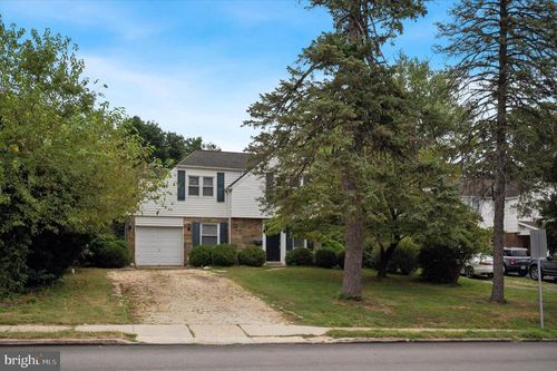 94 Pennsylvania Ave, ORELAND, PA, 19075-1131 | Card Image