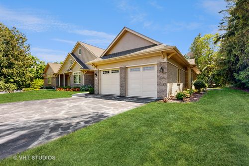 7237-7237 W Heron Pond Dr, Mequon, WI, 53092-1964 | Card Image