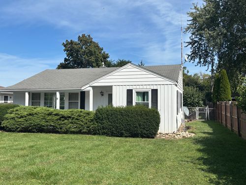 9 S Midland Ave, Mundelein, IL, 60060-2821 | Card Image