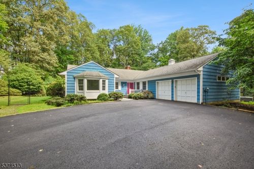 41 Twin Brooks Trl, Chester, NJ, 07930-2820 | Card Image