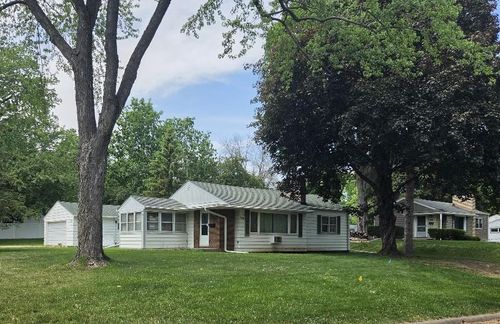 2901 Kyle Ave N, Golden Valley, MN, 55422-3148 | Card Image