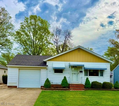 1663 Drenik Dr, Wickliffe, OH, 44092-1507 | Card Image