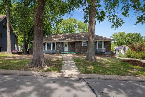 12208 E 62nd Ter, Kansas City, MO, 64133-4464 | Card Image