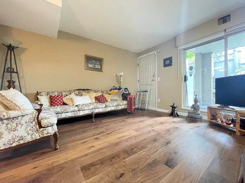 10x-3683 Wellington Ave, Vancouver, BC, V5R4Z5 | Card Image