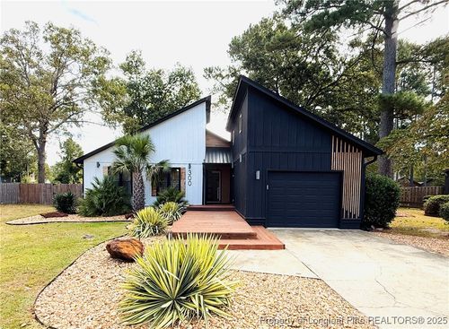 300 Wedge Ct, Hope Mills, NC, 28348-9775 | Card Image