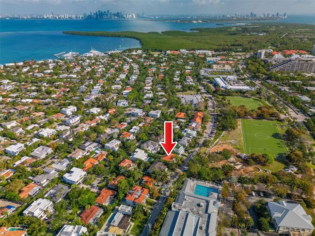 B - 464 Fernwood Rd, Townhouse with 3 bedrooms, 3 bathrooms and null parking in Key Biscayne FL | Image 42