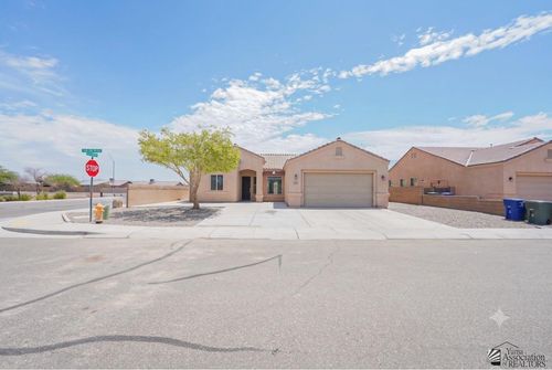 3703 S Falcon Dr, Yuma, AZ, 85365-3664 | Card Image