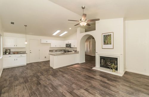 1535 Morgan Dr, Kingsburg, CA, 93631-2615 | Card Image