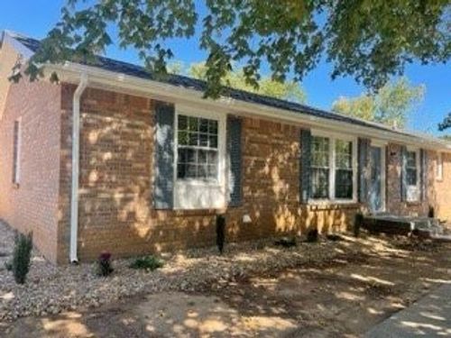 215 Kirby Dr, Clarksville, TN, 37042-3531 | Card Image