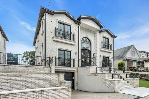 259 81st Ave, Glen Oaks, NY, 11004-1400 | Card Image