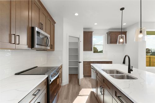 107 Carmen Cv, Burnet, TX, 78611-5946 | Card Image