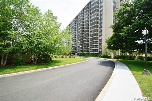 6-c-18-15 215th St, Bayside, NY, 11360-2135 | Card Image