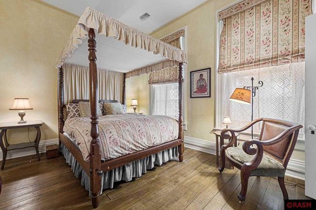 104 N 8 Th St, House other with 4 bedrooms, 5 bathrooms and null parking in Henderson MN | Image 27