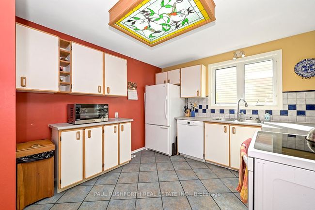 6106 Forestglen Cres, House other with 3 bedrooms, 3 bathrooms and 4 parking in Orleans ON | Image 13