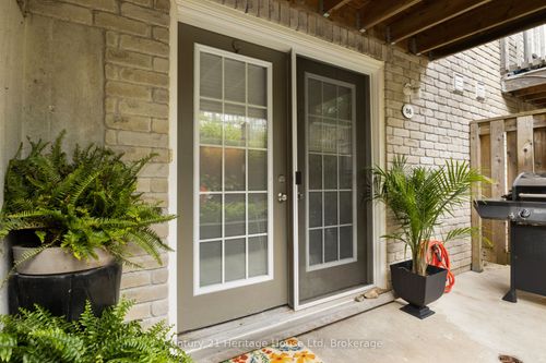 56-35 Mountford Dr, Guelph, ON, N1E0G6 | Card Image