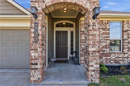 2721 Porters Way, Bryan, TX, 77803-1581 | Card Image