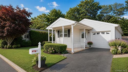e053-53 Village Cir E, Manorville, NY, 11949-9568 | Card Image