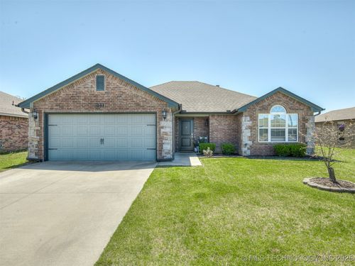 1098 146th Ct, Glenpool, OK, 74033-3835 | Card Image