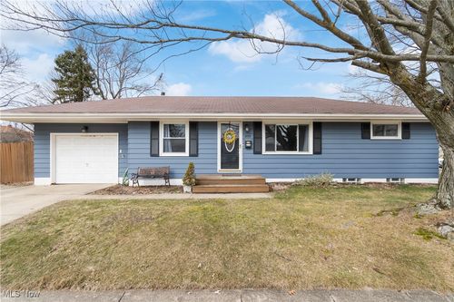 2001 Quayle Drive, Akron, OH, 44312 | Card Image