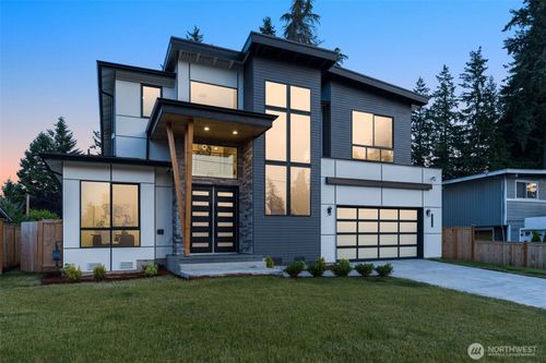 17109 Ne 16th Pl, Bellevue, WA, 98008-2930 | Card Image
